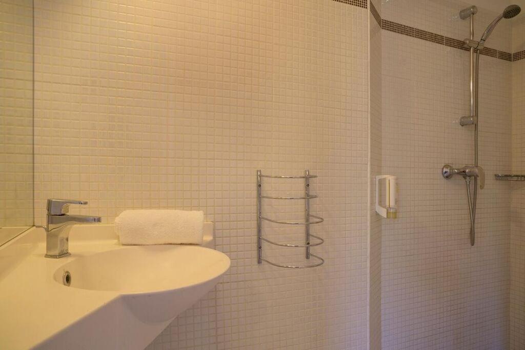 The Originals City, Hotel Novella Confort, Nantes Est Carquefou Exterior photo